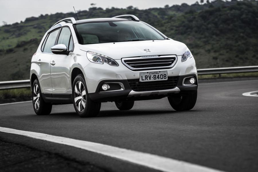  Peugeot 2008 2015 года  (BR) (фото 7 из 25)